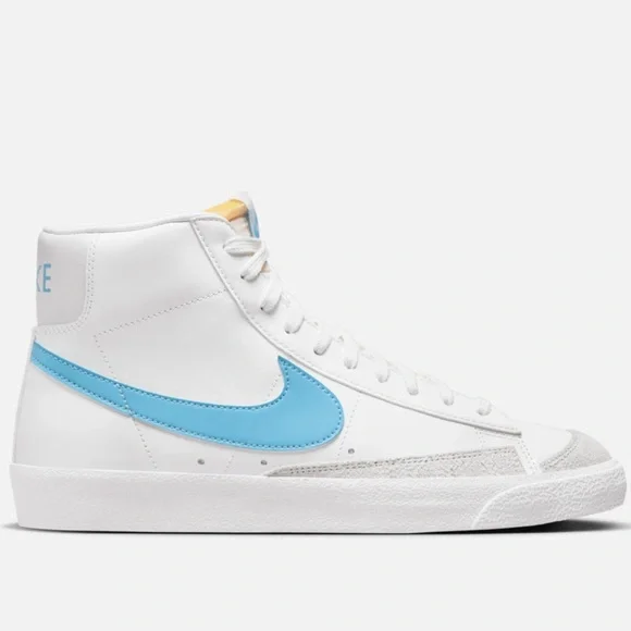 Nike Men’s BLAZER MID '77 VNTG

Style BQ6806-126 Sneakers - Picture 2 of 16